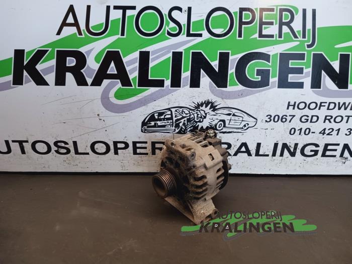 Gebruikte Dynamo Mercedes B (W245) 1.7 B-170 16V Prijs € 39,99 Margeregeling aangeboden door Autosloperij Kralingen B.V.