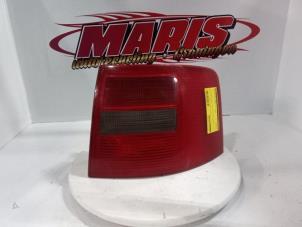 Gebruikte Achterlicht rechts Audi Allroad (C5) 2.7 T 30V Prijs € 20,00 Margeregeling aangeboden door Autosloopbedrijf gebr. Maris