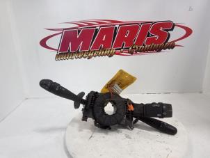 Gebruikte Combischakelaar Stuurkolom Renault Trafic New (FL) 2.0 dCi 16V 90 Prijs € 40,00 Margeregeling aangeboden door Autosloopbedrijf gebr. Maris