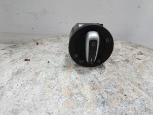 Gebruikte Licht Schakelaar Volkswagen Golf VI Variant (AJ5/1KA) Prijs € 10,00 Margeregeling aangeboden door Autosloopbedrijf gebr. Maris