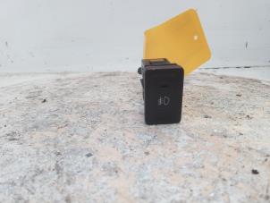 Gebruikte Mistlamp Schakelaar Suzuki Swift (ZA/ZC/ZD1/2/3/9) 1.6 Sport VVT 16V Prijs € 10,00 Margeregeling aangeboden door Autosloopbedrijf gebr. Maris