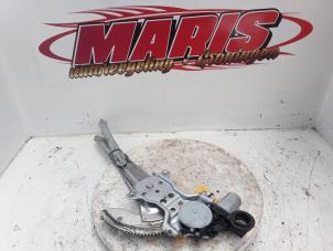Gebruikte Ruitmechaniek 2Deurs links-voor Suzuki Swift (ZA/ZC/ZD1/2/3/9) 1.6 Sport VVT 16V Prijs € 45,00 Margeregeling aangeboden door Autosloopbedrijf gebr. Maris