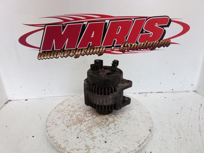 Gebruikte Dynamo Fiat Stilo (192A/B) 2.4 20V Abarth 3-Drs. Prijs € 30,00 Margeregeling aangeboden door Autosloopbedrijf gebr. Maris