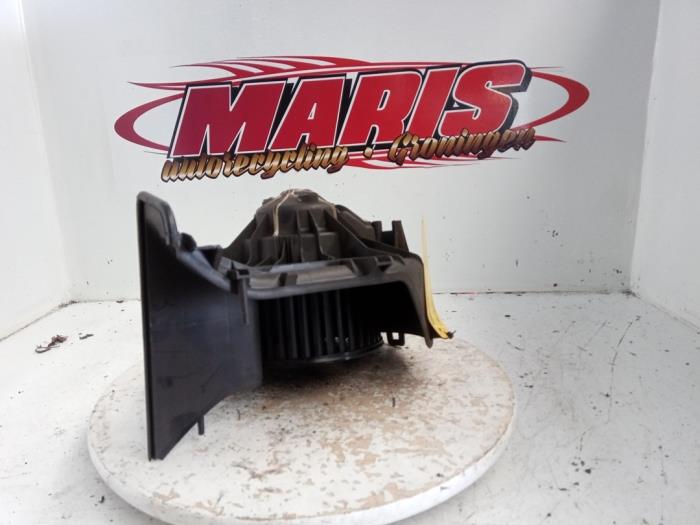 Kachel Ventilatiemotor van een Opel Vectra C Caravan 1.9 CDTI 120 2005