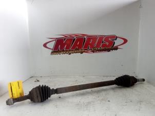 Gebruikte Aandrijfas rechts-voor Citroen C2 (JM) 1.4 Prijs € 30,00 Margeregeling aangeboden door Autosloopbedrijf gebr. Maris