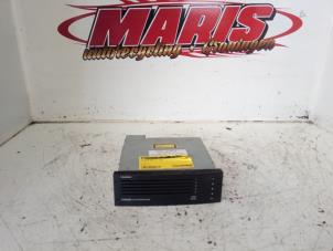 Gebruikte CD Wisselaar Peugeot 307 CC (3B) 2.0 16V Prijs € 40,00 Margeregeling aangeboden door Autosloopbedrijf gebr. Maris