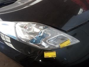 Gebruikte Koplamp rechts Nissan Leaf (ZE0) Leaf Prijs € 250,00 Margeregeling aangeboden door Autosloopbedrijf gebr. Maris