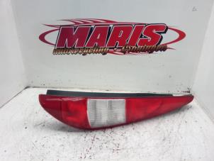 Gebruikte Achterlicht rechts Ford Mondeo III Wagon 1.8 16V Prijs € 25,00 Margeregeling aangeboden door Autosloopbedrijf gebr. Maris