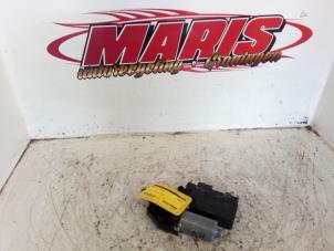 Gebruikte Raammotor Portier Peugeot 307 (3A/C/D) 2.0 16V Prijs € 20,00 Margeregeling aangeboden door Autosloopbedrijf gebr. Maris