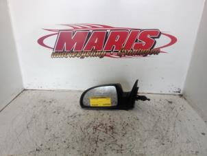 Gebruikte Spiegel Buiten links Kia Rio (DC12) 1.3 Prijs € 20,00 Margeregeling aangeboden door Autosloopbedrijf gebr. Maris