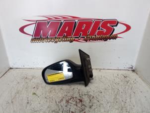 Gebruikte Spiegel Buiten links Hyundai Matrix 1.6 16V Prijs € 30,00 Margeregeling aangeboden door Autosloopbedrijf gebr. Maris