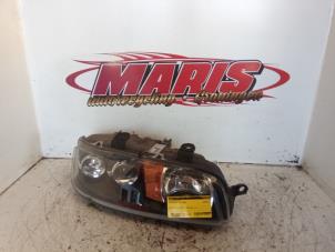 Gebruikte Koplamp rechts Fiat Punto II (188) 1.2 60 S Prijs € 35,00 Margeregeling aangeboden door Autosloopbedrijf gebr. Maris