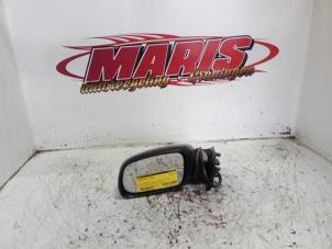 Gebruikte Spiegel Buiten links Peugeot 307 SW (3H) 2.0 16V Prijs € 30,00 Margeregeling aangeboden door Autosloopbedrijf gebr. Maris