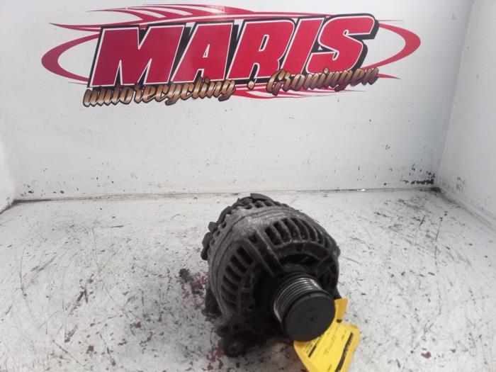 Gebruikte Alternator Audi A3 (8P1) 1.9 TDI Prijs € 30,00 Margeregeling aangeboden door Autosloopbedrijf gebr. Maris