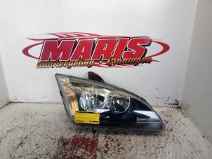 Gebruikte Koplamp rechts Ford Focus 2 Wagon 1.6 16V Prijs € 30,00 Margeregeling aangeboden door Autosloopbedrijf gebr. Maris