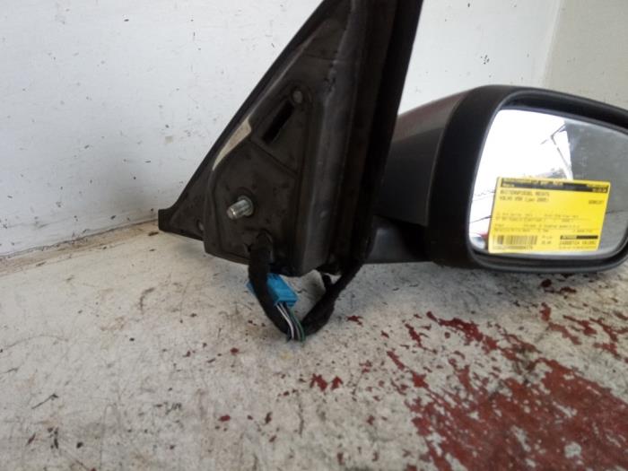 Buitenspiegel rechts van een Volvo V50 (MW) 2.0 D 16V 2005