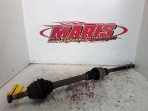 Gebruikte Aandrijfas rechts-voor Peugeot Partner Tepee (7A/B/C/D/E/F/G/J/P/S) 1.6 HDiF 90 16V Phase 1 Prijs € 30,00 Margeregeling aangeboden door Autosloopbedrijf gebr. Maris