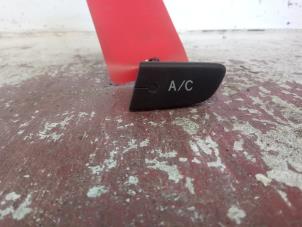 Gebruikte Schakelaar Airco Toyota Aygo (B10) 1.0 12V VVT-i Prijs € 15,00 Margeregeling aangeboden door Autosloopbedrijf gebr. Maris