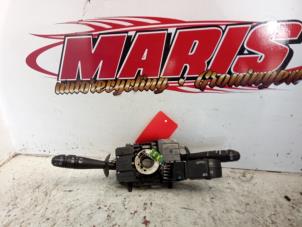 Gebruikte Combischakelaar Stuurkolom Renault Twingo II (CN) 1.5 dCi 90 FAP Prijs € 25,00 Margeregeling aangeboden door Autosloopbedrijf gebr. Maris