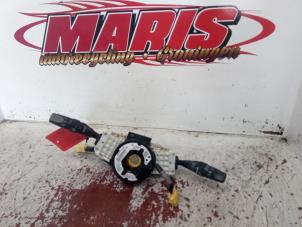 Gebruikte Licht + Raw Schakelaar Honda FR-V (BE) 2.2 i-CTDi 16V Prijs € 25,00 Margeregeling aangeboden door Autosloopbedrijf gebr. Maris