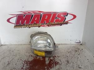 Gebruikte Koplamp rechts Renault Twingo (C06) 1.2 Prijs € 20,00 Margeregeling aangeboden door Autosloopbedrijf gebr. Maris