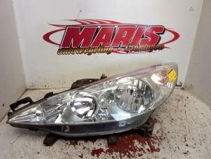 Gebruikte Koplamp links Peugeot 207 CC (WB) 1.6 HDiF 16V Prijs € 40,00 Margeregeling aangeboden door Autosloopbedrijf gebr. Maris