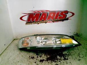 Gebruikte Rechter Koplamp Opel Vectra B (36) 1.6 16V Ecotec Prijs € 30,00 Margeregeling aangeboden door Autosloopbedrijf gebr. Maris
