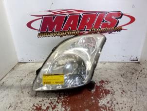Gebruikte Linker Koplamp Suzuki Swift (ZA/ZC/ZD1/2/3/9) 1.3 VVT 16V Prijs € 45,00 Margeregeling aangeboden door Autosloopbedrijf gebr. Maris