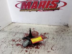 Gebruikte Ruitenwissermotor achter Renault Clio IV (5R) 1.5 Energy dCi 90 FAP Prijs € 40,00 Margeregeling aangeboden door Autosloopbedrijf gebr. Maris