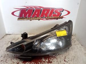 Gebruikte Koplamp links Mitsubishi Grandis (NA) 2.4 16V MIVEC Prijs € 75,00 Margeregeling aangeboden door Autosloopbedrijf gebr. Maris