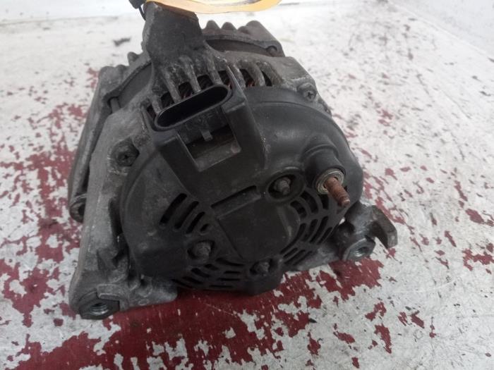 Dynamo van een Cadillac CTS I 3.2 V6 24V 2003