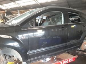 Gebruikte Portier 4Deurs links-voor Dodge Caliber 1.8 16V Prijs € 150,00 Margeregeling aangeboden door Autosloopbedrijf gebr. Maris