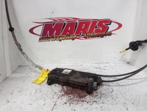 Gebruikte Handrem motor Renault Grand Scénic II (JM) 1.6 16V Prijs € 125,00 Margeregeling aangeboden door Autosloopbedrijf gebr. Maris