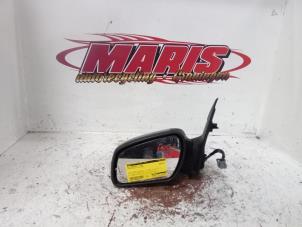 Gebruikte Buitenspiegel links Ford Focus 2 Wagon 2.0 16V Prijs € 25,00 Margeregeling aangeboden door Autosloopbedrijf gebr. Maris