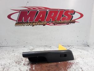 Gebruikte Ruit schakelaar elektrisch Suzuki Alto 1.0 12V Prijs € 15,00 Margeregeling aangeboden door Autosloopbedrijf gebr. Maris