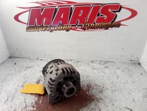 Gebruikte Dynamo Renault Scénic II (JM) 2.0 16V Prijs € 30,00 Margeregeling aangeboden door Autosloopbedrijf gebr. Maris