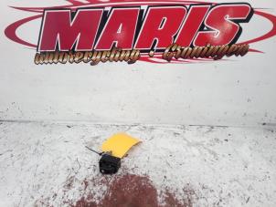 Gebruikte Ruit schakelaar elektrisch Chevrolet Nubira Wagon 1.6 16V Prijs € 15,00 Margeregeling aangeboden door Autosloopbedrijf gebr. Maris