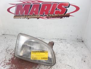Gebruikte Koplamp rechts Toyota Starlet (EP9) 1.3,XLi,GLi 16V Prijs € 35,00 Margeregeling aangeboden door Autosloopbedrijf gebr. Maris