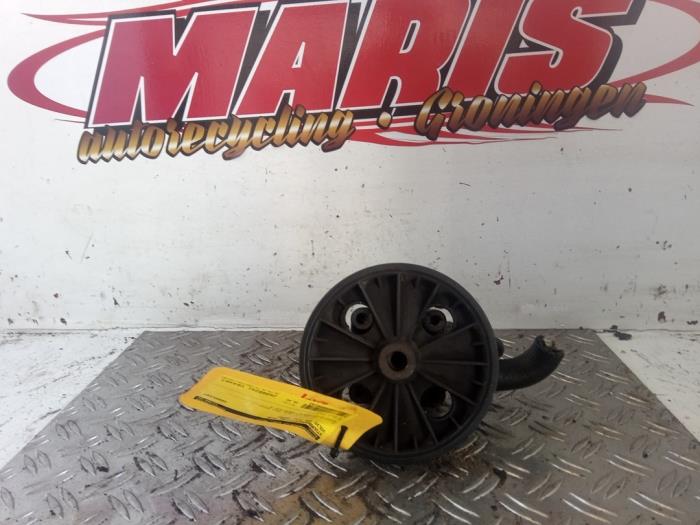 Gebruikte Servopomp Volvo S80 (TR/TS) 2.4 SE 20V 170 Prijs € 35,00 Margeregeling aangeboden door Autosloopbedrijf gebr. Maris