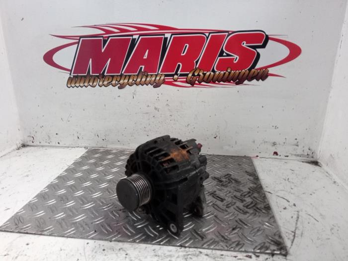 Gebruikte Dynamo Renault Megane III Grandtour (KZ) 1.5 dCi 110 Prijs € 40,00 Margeregeling aangeboden door Autosloopbedrijf gebr. Maris