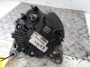 Dynamo van een Renault Clio IV (5R) 1.5 Energy dCi 90 FAP 2014