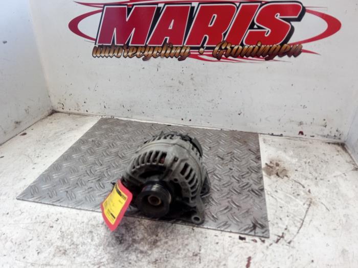 Gebruikte Dynamo Opel Corsa D 1.0 Prijs € 25,00 Margeregeling aangeboden door Autosloopbedrijf gebr. Maris