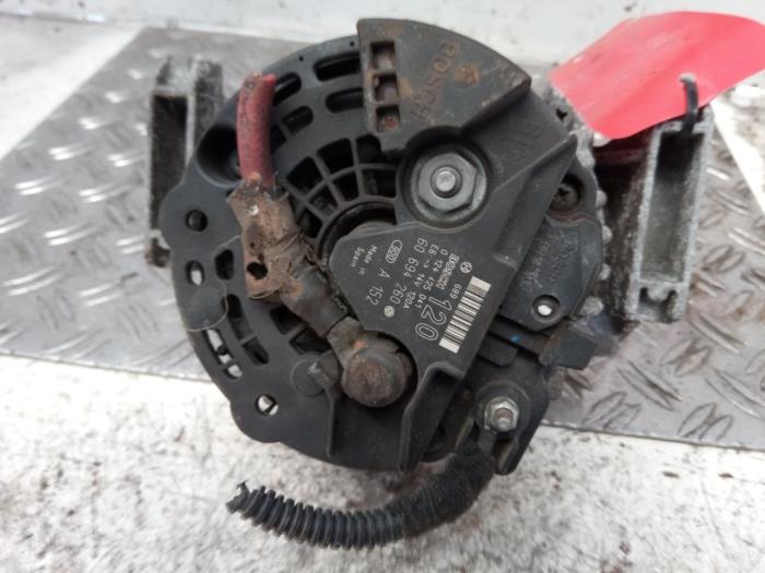 Alternator van een Alfa Romeo 159 Sportwagon (939BX) 2.2 JTS 16V 2007