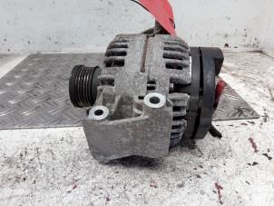 Alternator van een Alfa Romeo 159 Sportwagon (939BX) 2.2 JTS 16V 2007