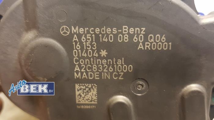 Uitlaat gasklep (EGR) van een Mercedes-Benz E (W212) E-200 CDI 16V BlueEfficiency,BlueTEC 2011
