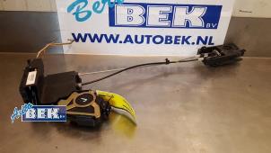 Gebruikte Deurslot Mechaniek 4Deurs rechts-voor Kia Rio II (DE) 1.4 16V Prijs € 35,00 Margeregeling aangeboden door Auto Bek