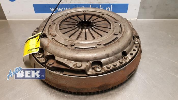 Gebruikte Vliegwiel dubbele massa Ford Focus 2 1.6 TDCi 16V 110 Prijs € 43,50 Margeregeling aangeboden door Auto Bek