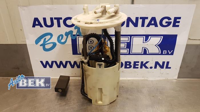 Gebruikte Tank element Pomp Mercedes Vito (639.6) 2.2 109 CDI 16V Prijs € 22,50 Margeregeling aangeboden door Auto Bek