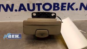 Gebruikte Schakelaar handrem Renault Vel Satis (BJ) 2.2 dCi 150 16V Prijs € 18,00 Margeregeling aangeboden door Auto Bek