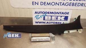 Gebruikte Afdekkap armleuning rechts Mercedes S (W221) 3.0 S-320 CDI 24V Prijs € 95,00 Margeregeling aangeboden door Auto Bek